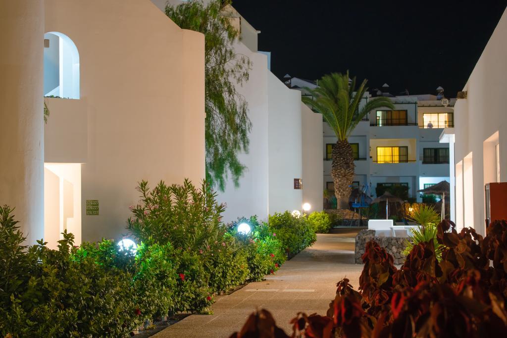 Apartamentos Club Siroco (Adults Only) Costa Teguise Exterior photo